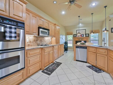 2409 Portico Ave, Ardmore, OK 73401 - photo 5