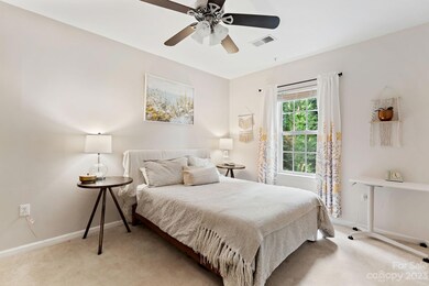 424 Appeldoorn Cir unit 424, Asheville, NC 28803 - photo 2