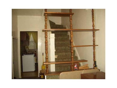 Entry/Foyer.