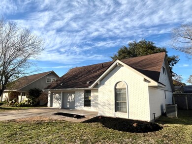 11431 Kirkvalley Dr, Houston, TX 77089 - photo 2