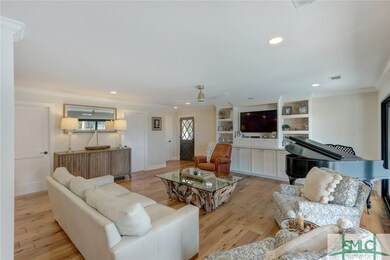 Living area, built in entertainment center