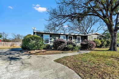 324 W Pecan St, Hurst, TX 76053 - photo 4