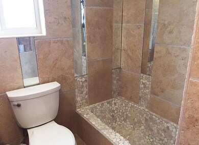 5th-5-Bath1stFloor