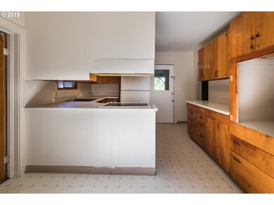 1018 E E St, Rainier, OR 97048 - photo 6