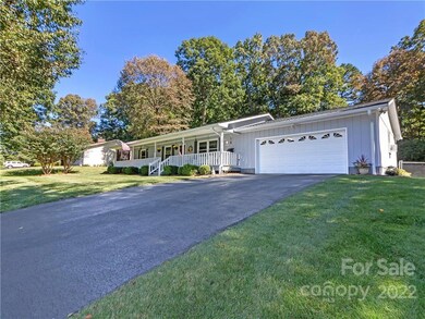 159 Atwood Dr, Hendersonville, NC 28792 - photo 5