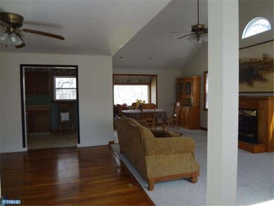 401 Fountain Ave, Burlington, NJ 08016 - photo 4