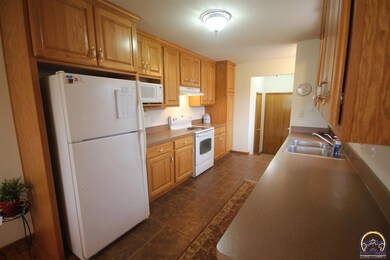 4125 SW Moundview Dr, Topeka, KS 66610 - photo 5