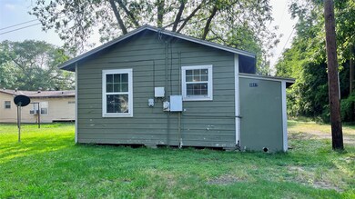 3517 4th St, Bay City, TX 77414 - photo 3