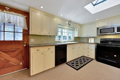 23 Cady St, Ludlow, MA 01056 - photo 6