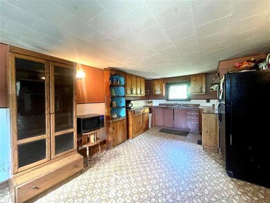 81 Water St, Lancaster, NH 03584 - photo 3