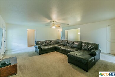 2404 Upland Bend Dr, Temple, TX 76502 - photo 6