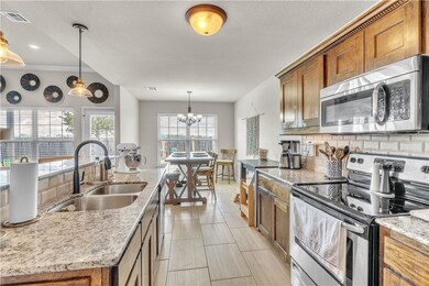 Eat-in kitchen