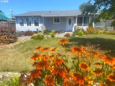 420 Fir St, Brookings, OR 97415 - photo 4