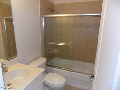 upstairs 2nd bath