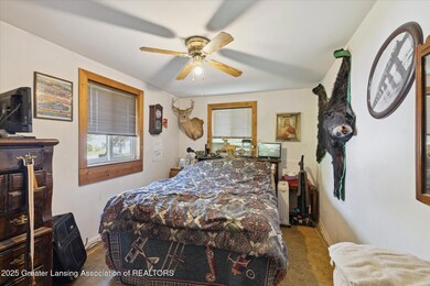 15-933-W-Northrup-St-Lansing-MI-48911-Wi