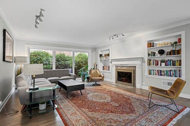 930 Harvard Ct, Highland Park, IL 60035 - photo 4