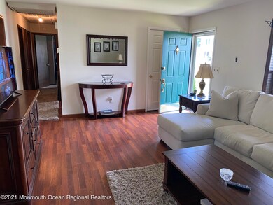 1208 P - Livingroom 3