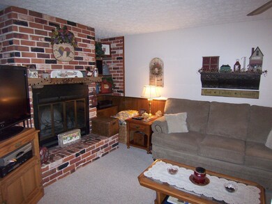 1663 Evinrude Ave, Columbus, OH 43229 - photo 7