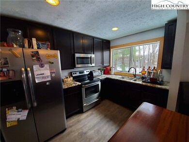 Stanless steel appliances and granite counter tops