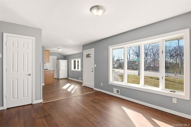 7 Chapel Hill Dr, Brentwood, NY 11717 - photo 4