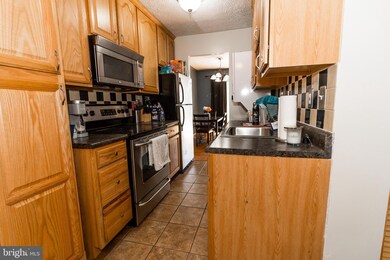 2143 N Anvil Ln, Temple Hills, MD 20748 - photo 5