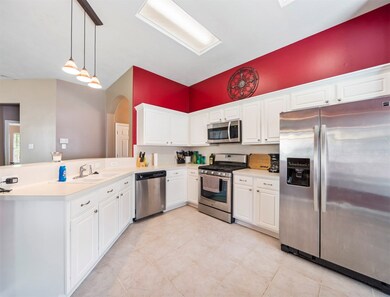 5110 Lockhart Dr, Pearland, TX 77584 - photo 4