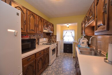 141 Sabin St, Pawtucket, RI 02860 - photo 3