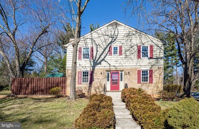 9632 Lindenbrook St, Fairfax, VA 22031 - photo 3