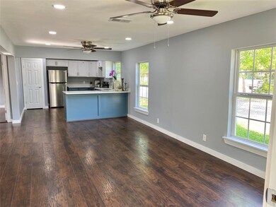 1519 Cherry St, Gainesville, TX 76240 - photo 2