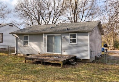 3945 16th St, Des Moines, IA 50313 - photo 4