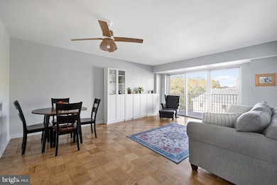 Harbour Square unit N503, Washington, DC 20024 - photo 6