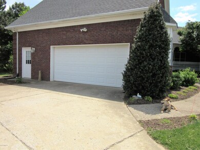 151 Bittersweet Ct, Mount Washington, KY 40047 - photo 2