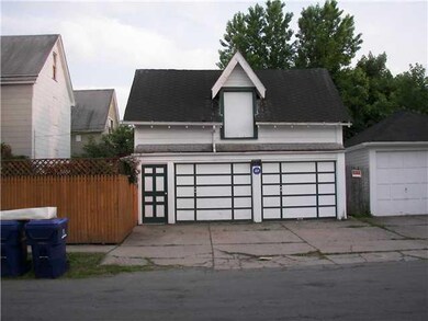 Parking Lot/Garage