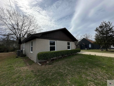 1118 E Main St, Atlanta, TX 75551 - photo 2