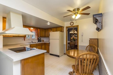 5765 Loganwood Rd, Columbus, OH 43229 - photo 5