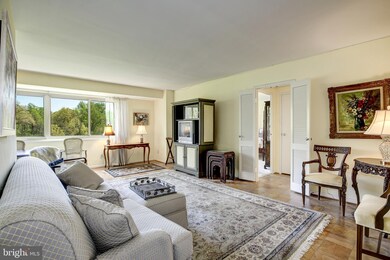 Kenwood House unit 411, Chevy Chase, MD 20815 - photo 2