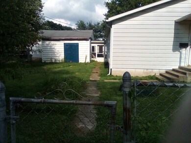 1702 B St, Anderson, IN 46016 - photo 2