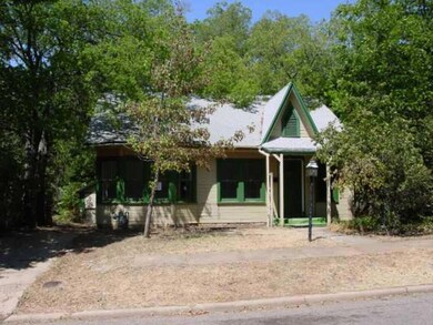 1006 N Hobson Ave, Shawnee, OK 74801 - photo 2