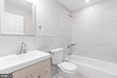 5706 Chestnut St unit 2, Philadelphia, PA 19139 - photo 6
