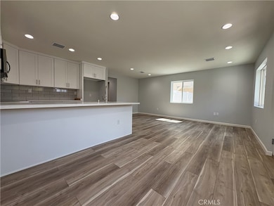 3767 Noll Dr unit B, Palmdale, CA 93550 - photo 2