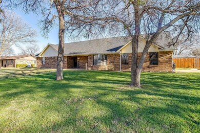 312 Jean Dr, Springtown, TX 76082 - photo 4