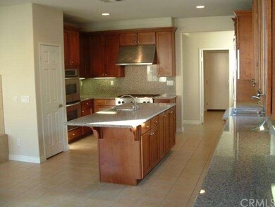 HUGE KITCHEN