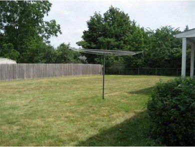 571 Parker St, Springfield, MA 01129 - photo 2