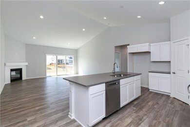 9832 Thorton Dr, Johnston, IA 50131 - photo 3