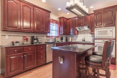 20170719030151390311000000-o