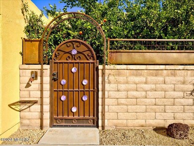 Entry South Custom Gate