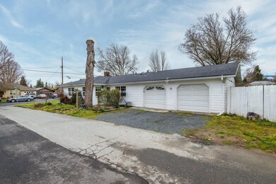 921SWLaurelSt-002