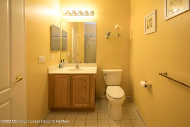 _DSC8732.jpg bathroom 2