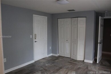 Ground floor bedroom w/ 1 full bathroom.