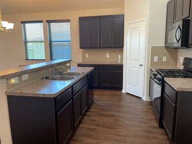 10647 Jordan Heights Dr, Houston, TX 77016 - photo 3